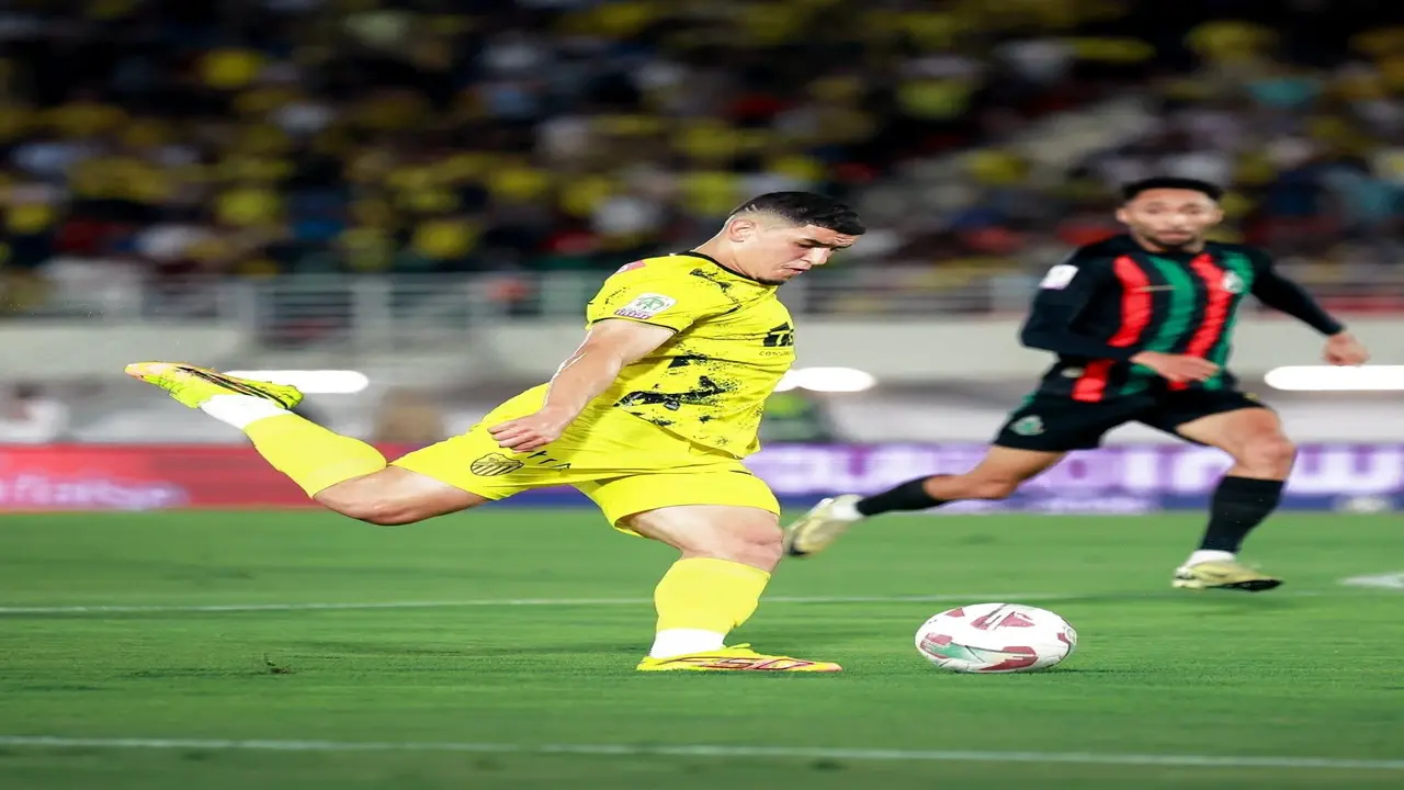الأهلي يبرم اتفاقاً نهائياً لضم المهاجم المغربي سفيان بنجديدة في الميركاتو الحالي